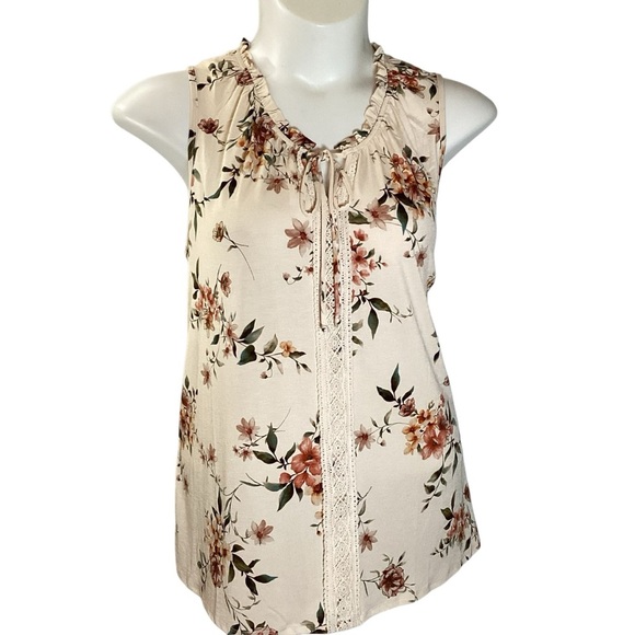 Plus Size, NAIF Cream Floral Sleeveless Tie Front Blouse, Size 2X - Picture 2 of 6